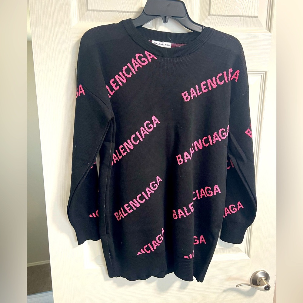 NWT Balenciaga long sleeve sweater dress  size L/XL- black and pink